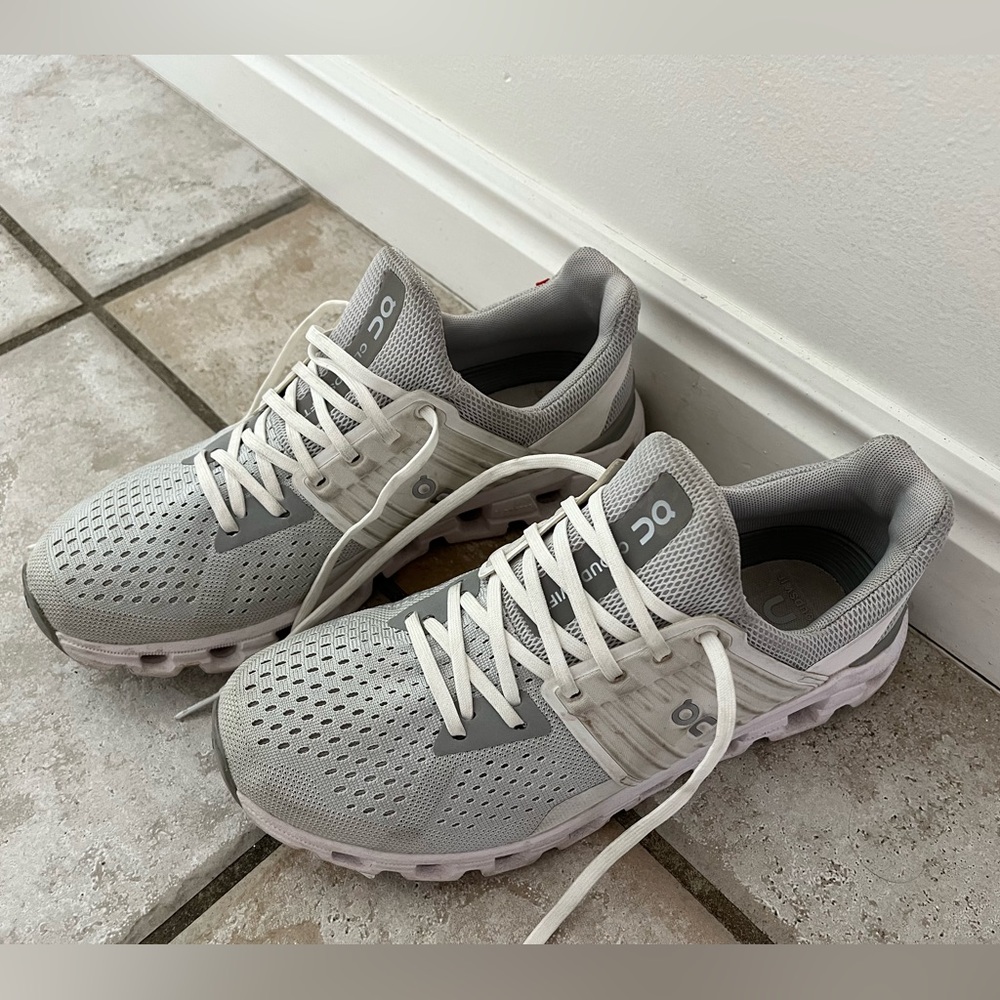 On cloud CloudSwift Shoes size 8.5 W